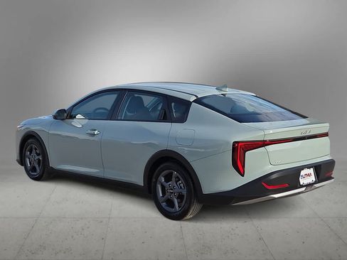 Used 2025 Kia K4 FWD image 6