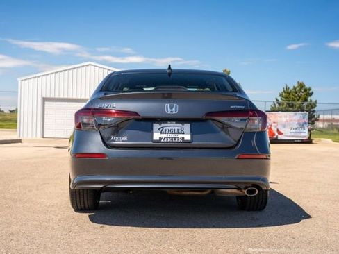 Used 2025 Honda Civic Sport image 6