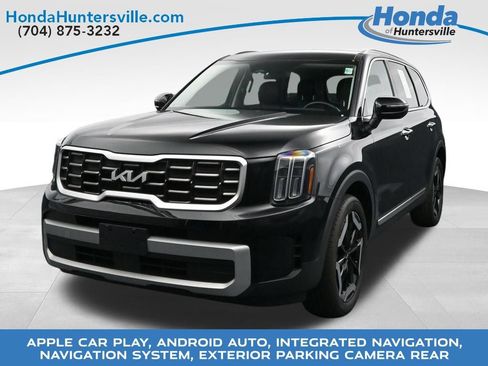 Used 2023 Kia Telluride S FWD image 2