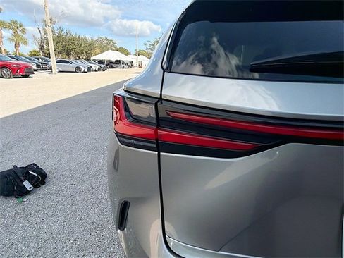 Used 2025 Lexus NX 250 FWD w/ Premium Package image 10