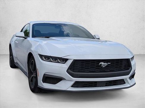 Used 2024 Ford Mustang Coupe RWD image 3