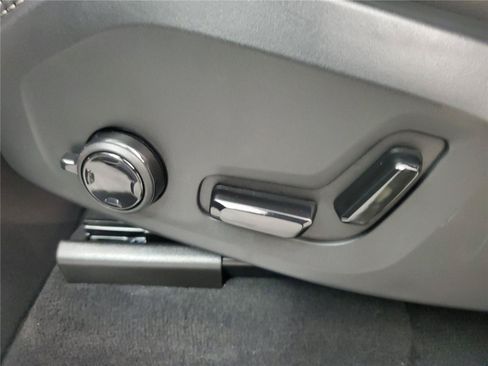 Certified 2026 Volvo XC90 B6 Ultra AWD/4WD image 18