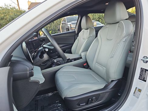 Certified 2025 Hyundai Elantra Limited image 14