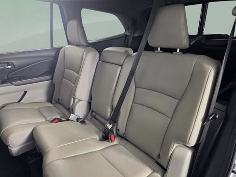 Used 2020 Honda Pilot Touring image 19