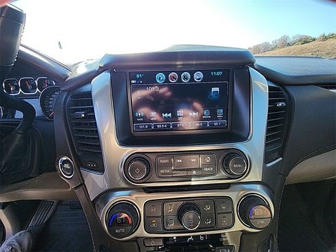 Used 2018 Chevrolet Suburban LT w/ Luxury Package image 10