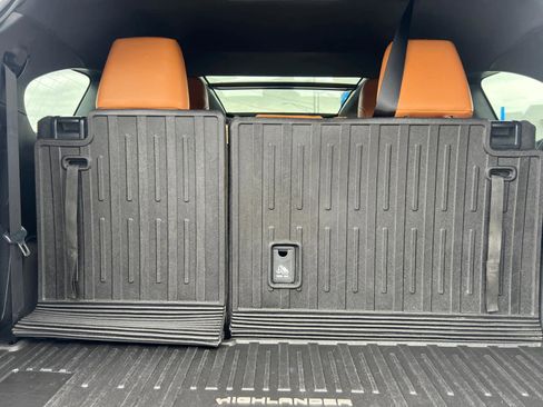 Used 2020 Toyota Highlander Platinum image 41