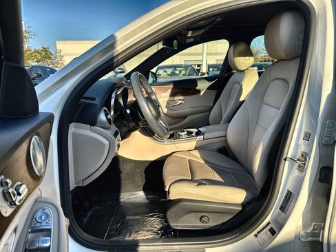Used 2020 Mercedes-Benz C 300 Sedan image 2