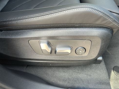 Used 2026 BMW X5 xDrive50e w/ Executive Package image 38