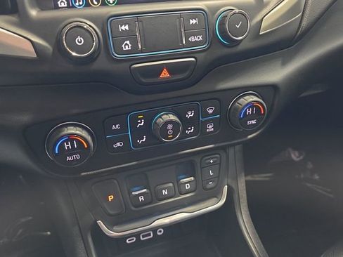 Used 2019 GMC Terrain SLT image 23