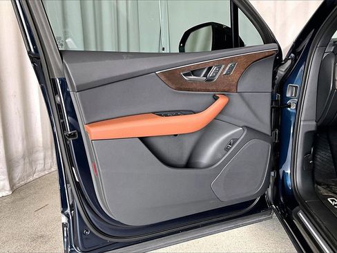 Used 2025 Audi Q7 3.0T Premium image 21