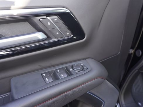 Used 2026 Chevrolet Suburban RST RWD image 16