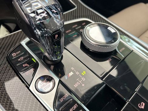 Used 2021 BMW X5 M50i w/ Executive Package image 8