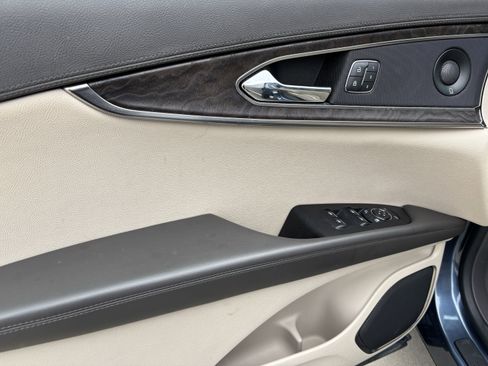 Used 2019 Lincoln Nautilus Reserve image 14