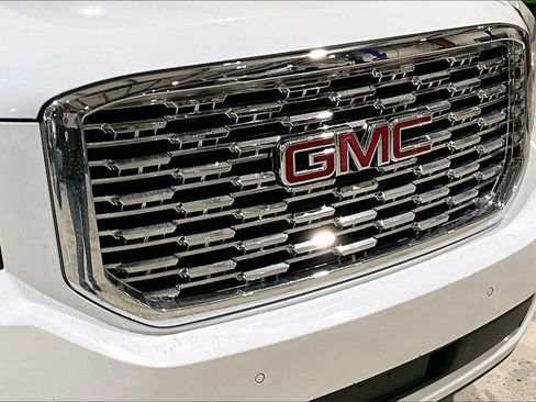 Used 2018 GMC Yukon XL SLT image 28