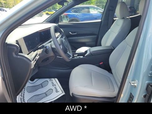Used 2025 Hyundai Santa Cruz SEL AWD/4WD image 16