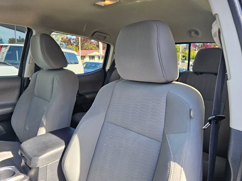 Used 2019 Toyota Tacoma SR5 AWD/4WD image 20