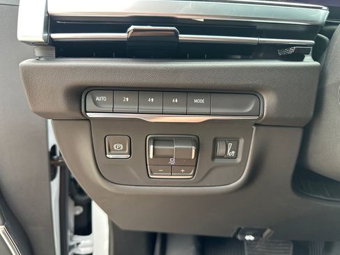 New 2026 Cadillac Escalade ESV Luxury w/ LPO, Floor Liner Package image 34