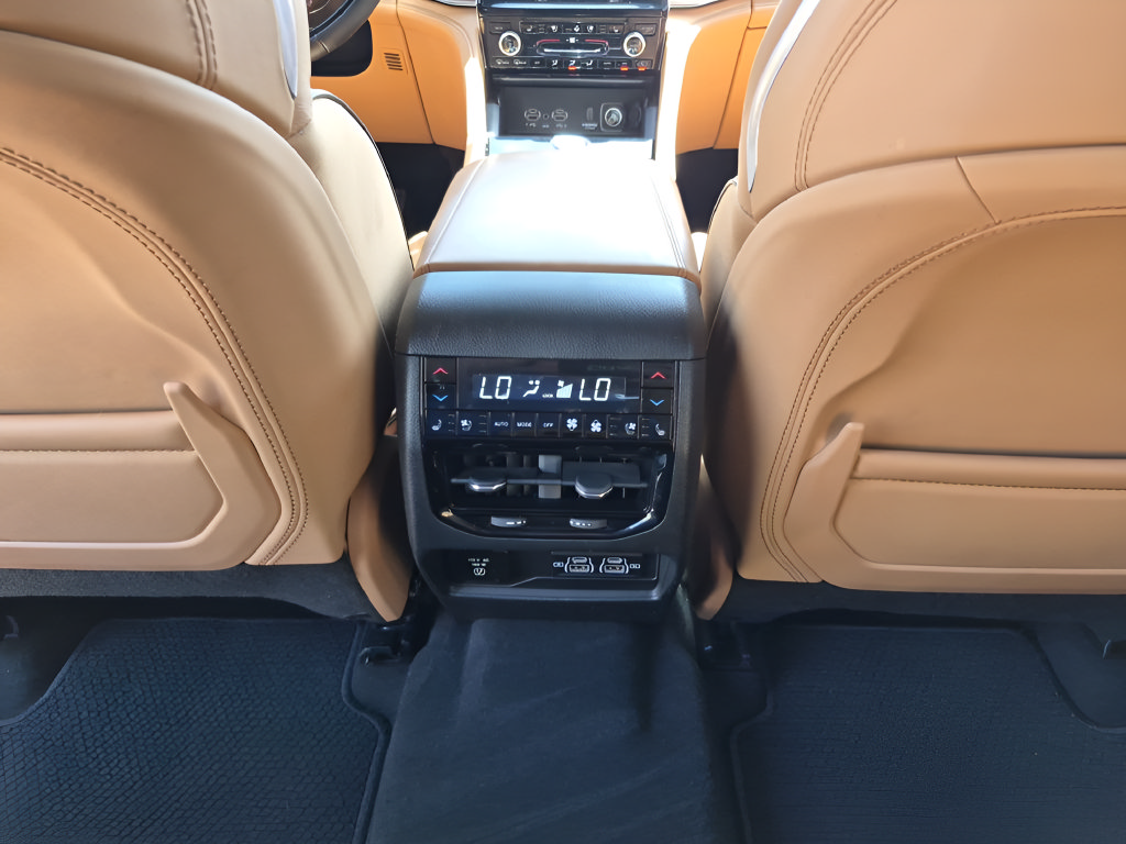 Used 2025 Jeep Grand Cherokee L Summit AWD/4WD image 31