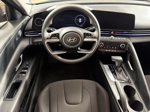 Used 2024 Hyundai Elantra SEL FWD image 27