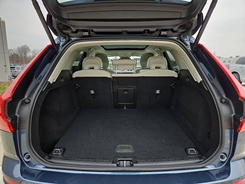 Certified 2024 Volvo XC60 B5 Core w/ Climate Package image 29