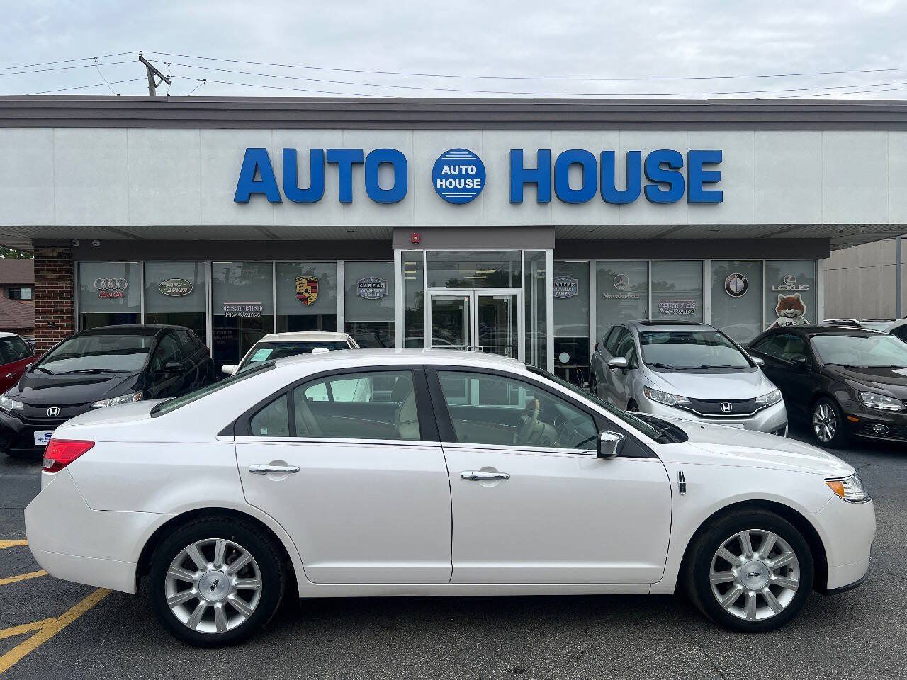 Used 2010 Lincoln MKZ FWD image 9