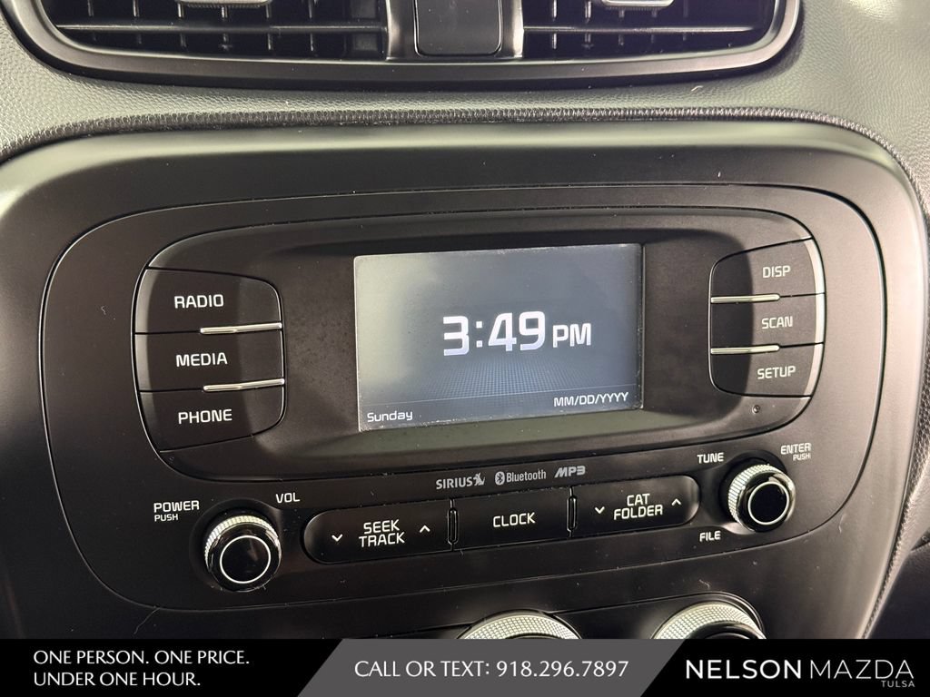 Used 2016 Kia Soul + FWD image 29