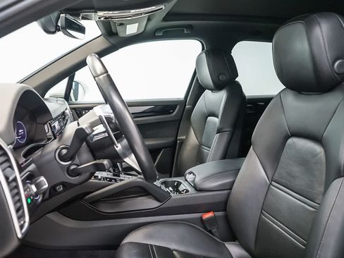 Certified 2023 Porsche Cayenne AWD/4WD image 23