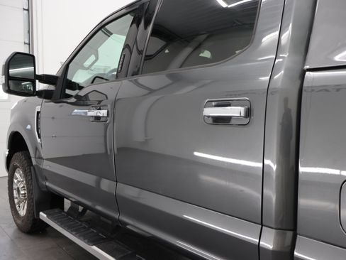 Used 2017 Ford F250 XLT w/ XLT Premium Package AWD/4WD image 30