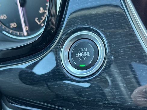 Certified 2025 Cadillac XT6 Premium Luxury image 36