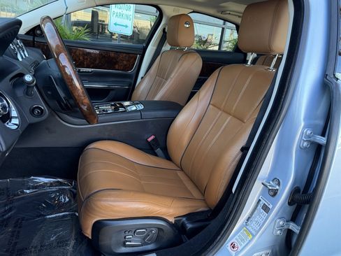 Used 2014 Jaguar XJ AWD image 13