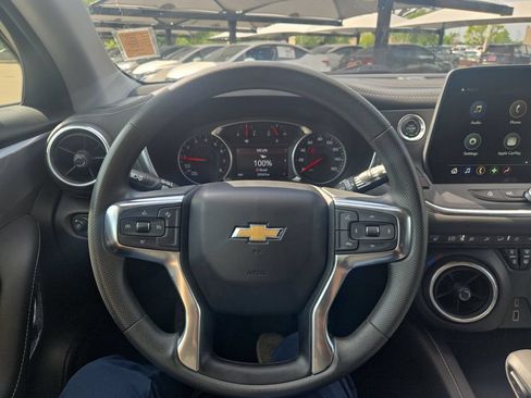 Used 2025 Chevrolet Blazer LT AWD/4WD image 13