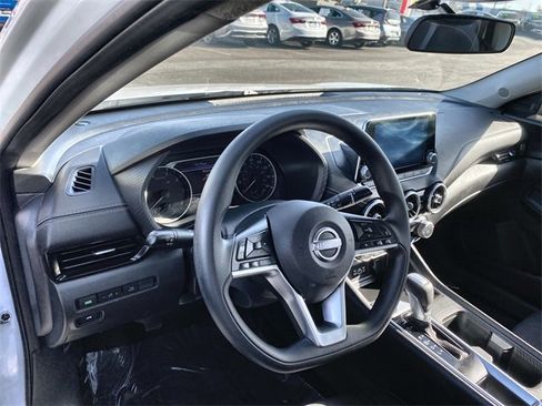 Used 2025 Nissan Sentra SV image 2