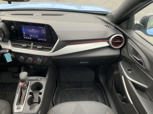 Used 2024 Chevrolet Trax RS image 54