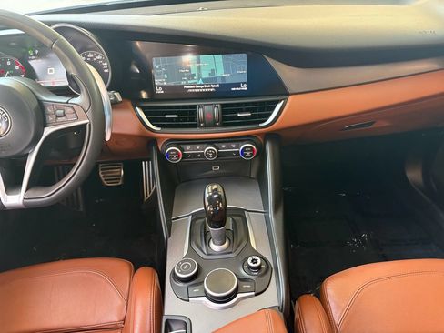 Used 2017 Alfa Romeo Giulia Ti w/ TI 19" Sport Package RWD image 13