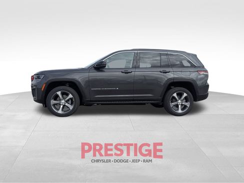 New 2026 Jeep Grand Cherokee Limited w/ Luxury Tech Group II AWD/4WD image 11