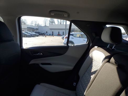 Used 2024 Chevrolet Equinox LS image 10