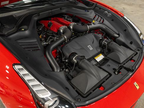 Used 2015 Ferrari California T RWD image 72
