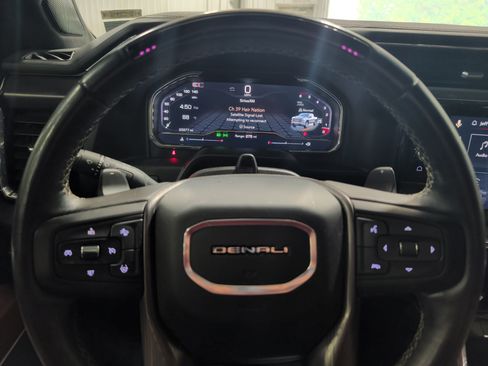 Used 2025 GMC Sierra 1500 Denali Ultimate AWD/4WD image 11
