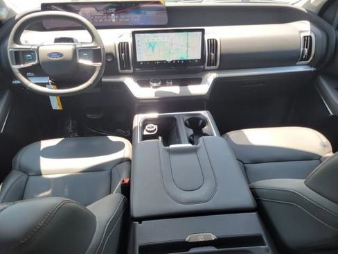 New 2025 Ford Expedition Active image 16