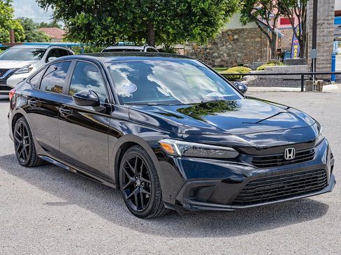 Used 2024 Honda Civic Sport image 3