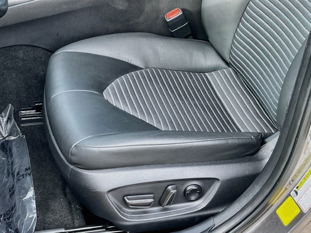 Used 2024 Toyota Camry SE FWD image 13