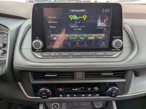 Used 2023 Nissan Rogue SV image 24