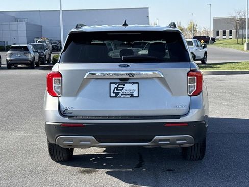 Used 2023 Ford Explorer XLT w/ Equipment Group 202A AWD/4WD image 26