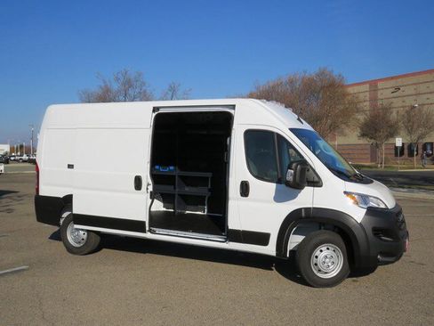 New 2023 RAM ProMaster 2500 w/ Convenience Group FWD image 3