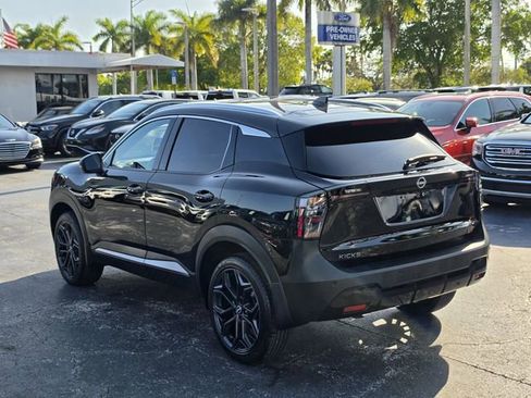 Used 2025 Nissan Kicks SR FWD image 4