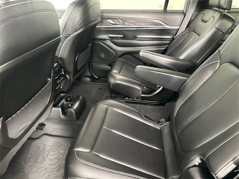 Certified 2024 Jeep Grand Cherokee L Limited w/ Black Appearance Package image 17