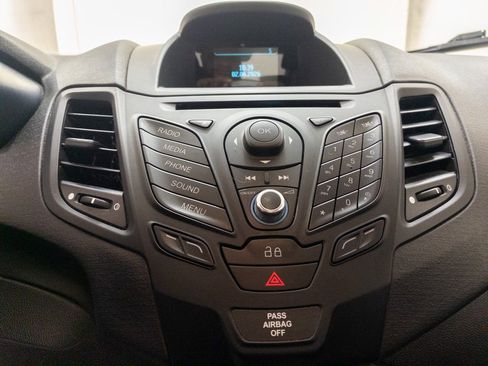 Used 2015 Ford Fiesta SE image 15