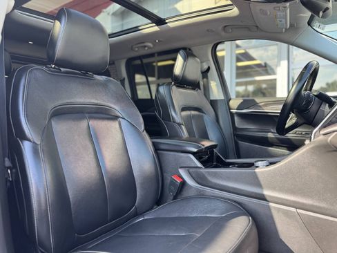 Used 2022 Jeep Grand Cherokee Limited RWD image 38