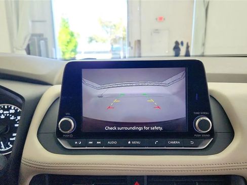 Used 2023 Nissan Rogue SV FWD image 25