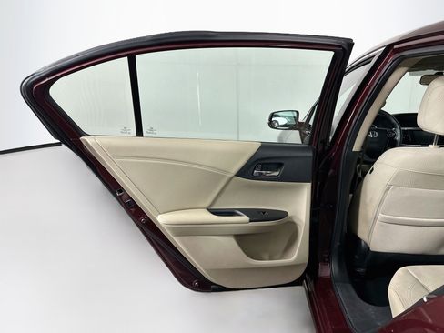 Used 2017 Honda Accord EX image 26